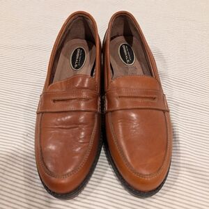 VTG Hush Puppies Originals Caramel Brown Leather Penny Loafers. Size 8